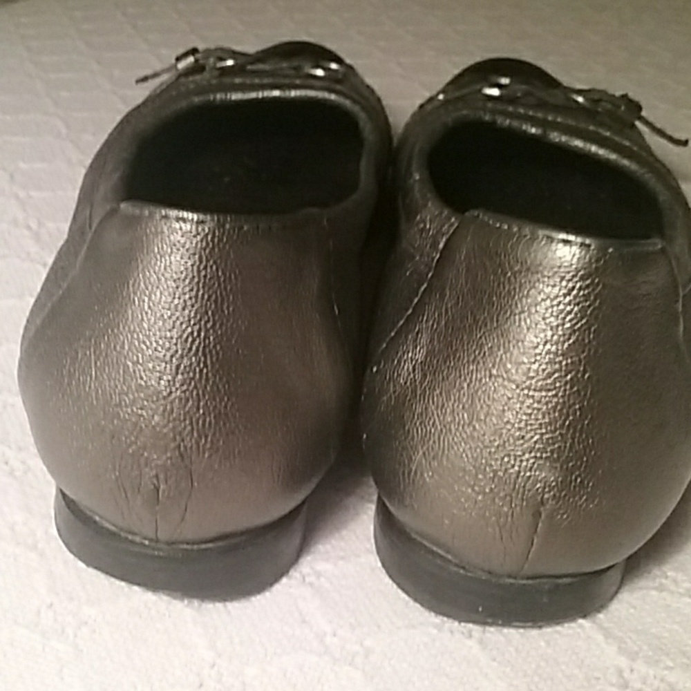 Shoes - Picture 4 of 4